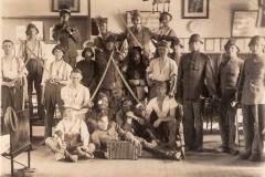 1933-1 Pa met trompet bij Huzaren van Boreel te Deventer