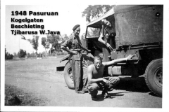 19a 19481004 Kogelgaten beschoten truck op W.Java(Tjibarusa)