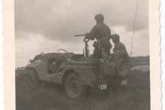 1961 102 RHB oefening bij Elspeet verk.jeep