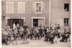 7. Spelen in een dorpje in Frankrijk