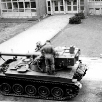 1968-nr-10-Gereedmaken-AMX-tank-voor-transport-naar-Dsl-11-ZVE-mrt-