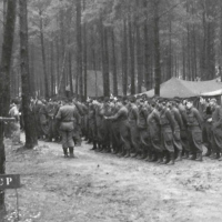 1968-nr-35-Ochtend-appel-voor-3-pelotons-Sennelager-11-ZVE-